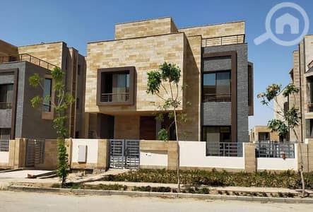 فیلا 4 غرف نوم للبيع في القاهرة الجديدة، القاهرة - افضل فيلا ستاند الون بجاردن للبيع في تاج سيتي التجمع الخامس Taj City
