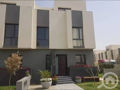 3 Bedroom Townhouse for Rent in Shorouk City, Cairo - Town House corner 245m for rent in Al Burouj