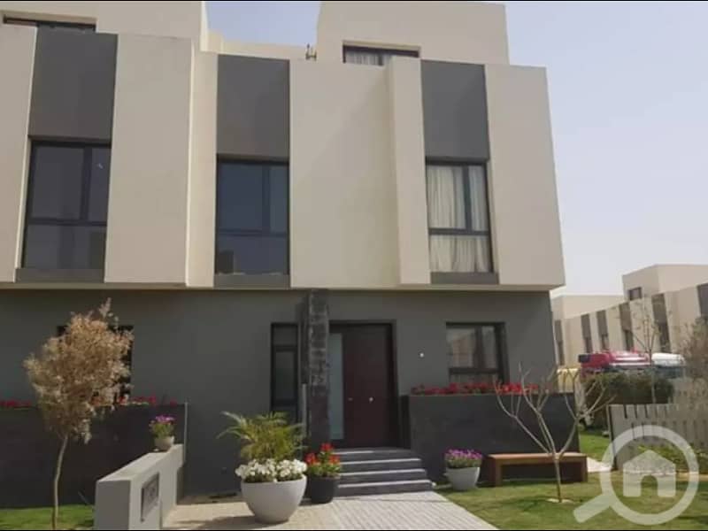 Town House corner 245m for rent in Al Burouj