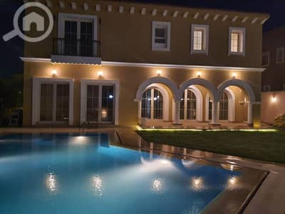 3 Bedroom Villa for Sale in New Cairo, Cairo - قصر للبيع 540م في Hyde Park التجمع الخامس قسط على 8 سنوات