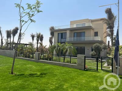 4 Bedroom Villa for Sale in Sheikh Zayed, Giza - فيلا استاندالون 288م متشطبه فى هيلز اوف اون الشيخ زايد أمام مطار سفنكس