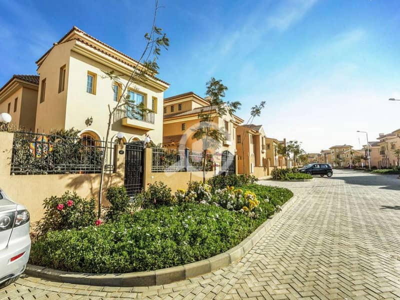 Townhouse villa for sale 275m with installments in Hyde Park October  تاوني هايد بارك 6 اكتوبر