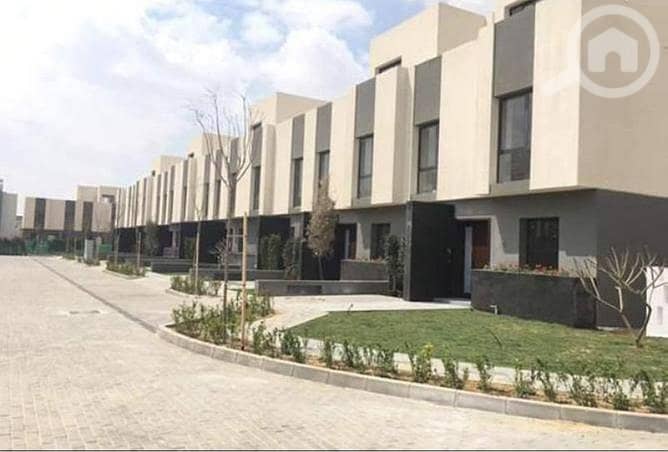 Finished townhouse villa for sale 240m Al Burouj Shourouk City with installments   تاون فيلا في الشروق  البروج