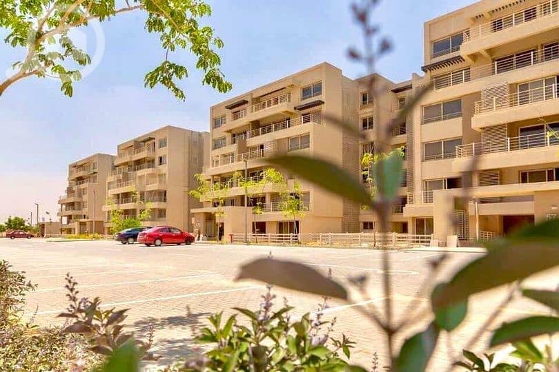 شقة مميزة للبيع في كمبوند Palm Hills Capital Gardens مقدم 400 الف