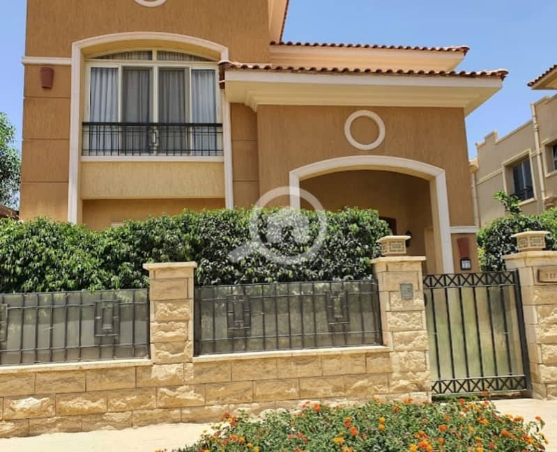 Villa for sale prime location in Stone Park Compound next to Mercedes Agencies فيلا بحري للبيع فـ كمبوند ستون بارك
