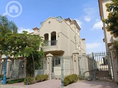 4 Bedroom Villa for Sale in Shorouk City, Cairo - 1fb298b4-8291-4b4e-b8f4-828168148ac8. jpg