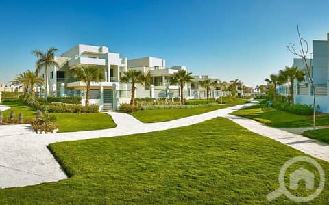 5 Bedroom Villa for Sale in Sheikh Zayed, Giza - Three-storey villa for sale (ready for immediate receipt), special location in October  فيلا 3 ادوار للبيع ( جاهزه للاستلام الفورى ) لوكيشين مميز فى ا