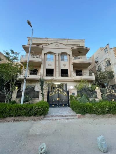3 Bedroom Villa for Sale in New Cairo, Cairo - 53eada77-cd9d-4246-8de4-10c9dfe2f1e2. jpg