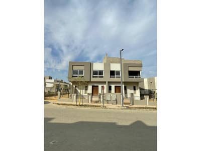 4 Bedroom Twin House for Sale in Sheikh Zayed, Giza - 7a6c7f48-db37-4bf1-b502-88c2d11e566c. jpg