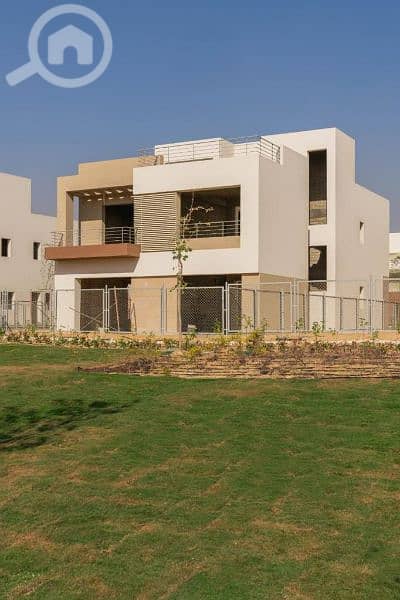 5 Bedroom Villa for Sale in 6th of October, Giza - فيلا مستقله 649م استلام فوري ب بالم هيلز The crownبالتقسيط برايم لوكشن