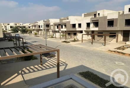 4 Bedroom Townhouse for Sale in 6th of October, Giza - 59c88042-9ce8-47a0-b66e-44f9992031b8. jpg