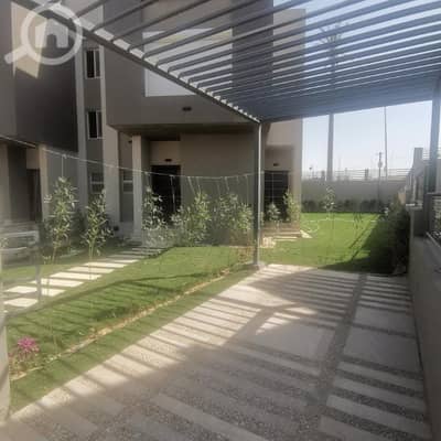 5 Bedroom Townhouse for Sale in Sheikh Zayed, Giza - 61f8b6bf-9528-47b1-a762-aaa0959b76b5. jpg
