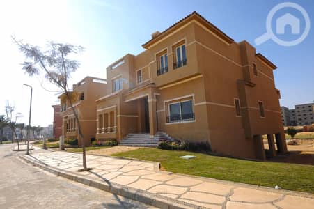 7 Bedroom Twin House for Sale in New Cairo, Cairo - توين هاوس استلام فورى التجمع الخامس مقدم 30% قسط 5 سنوات خلف AUC