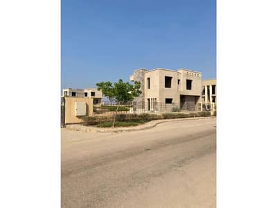5 Bedroom Villa for Sale in 6th of October, Giza - 04b10a1c-2ce9-426f-b986-ee0f50f94983. jpg