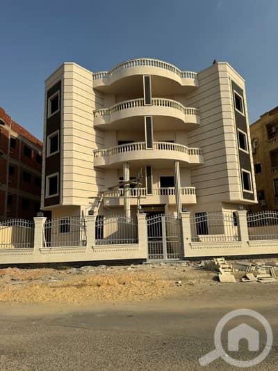 3 Bedroom Apartment for Sale in Shorouk City, Cairo - شقه  للبيع  في مدينه الشروق 230م بجوار نادي جرين هيلز