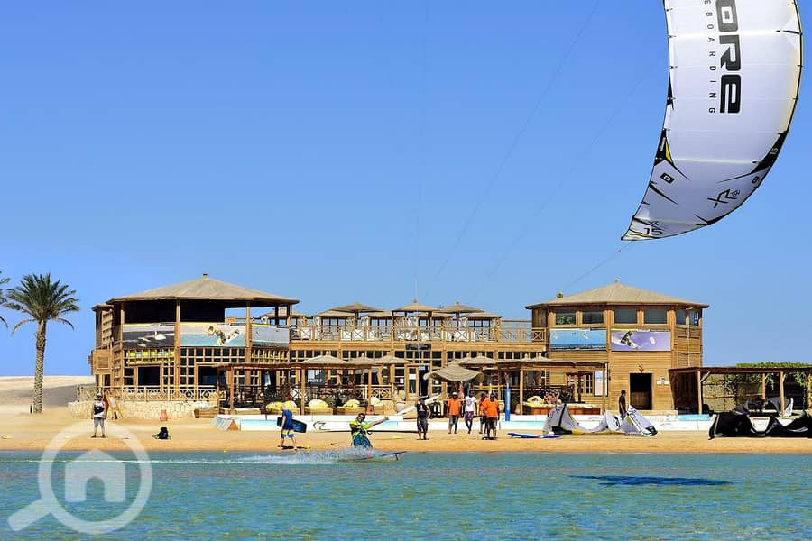 2 7bft-kitehouse-soma-bay. jpg