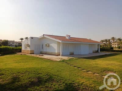 4 Bedroom Villa for Sale in Ain Sukhna, Suez - للبيع فيلا صف اول فيو بحر ليتل فينيس العين السخنة فوري little venice