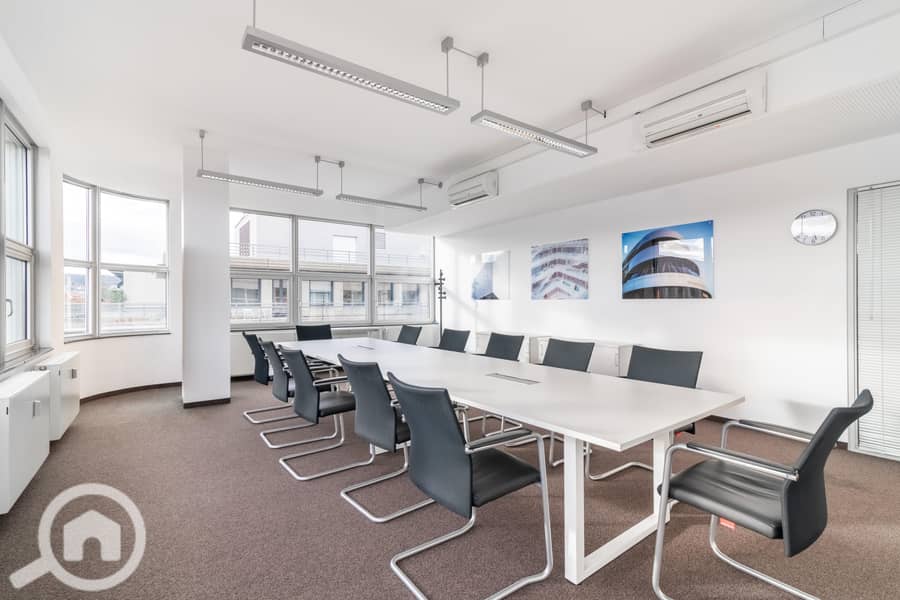 4 Regus Konigstrasse 10c 523 Stuttgart, Germany Large Meeting Room-min. jpg