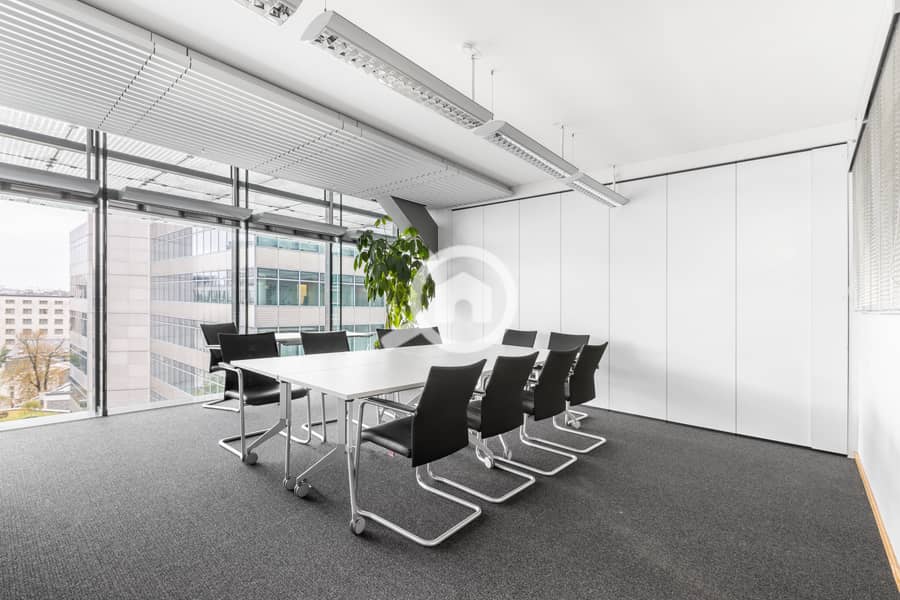 4 Regus KuDamm 504 BERLIN Germany Large Meeting Room. jpg