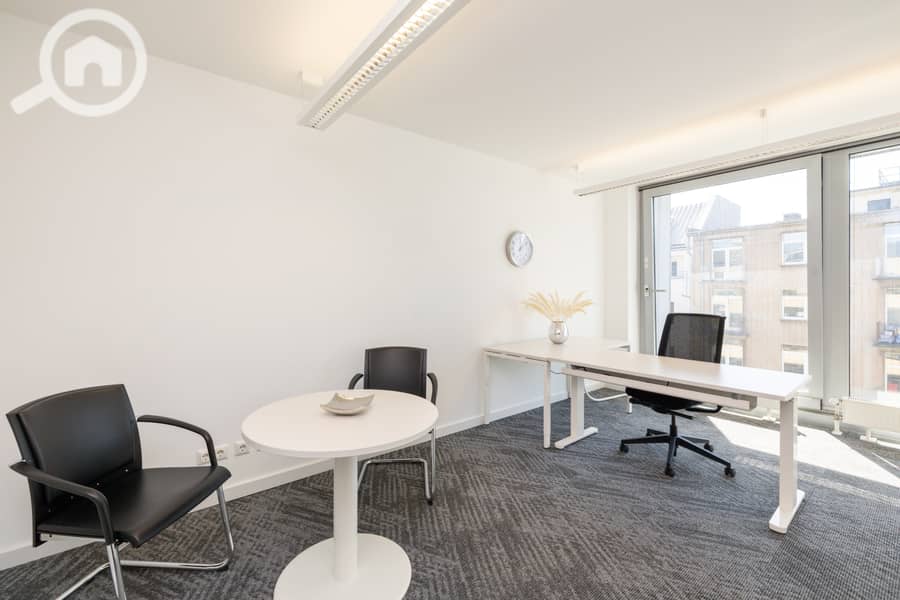 8 Regus Königsallee 92a 1426 Dusseldorf Germany Small Office - copia. jpeg