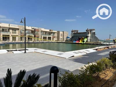 2 Bedroom Chalet for Sale in Ain Sukhna, Suez - شاليه للبيع استلام فوري متشطب بالتكييفات و الغاز في اروما السخنة Aroma