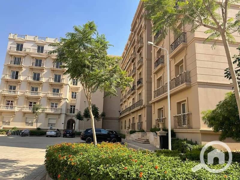 شقة ارضي بجاردن 140م ( 3 غرف ) في Hyde Park جوار Auc