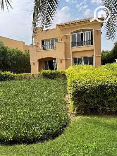 5 Bedroom Villa for Sale in New Cairo, Cairo - فيلا للبيع 480م علي البحيرة في ستون بارك التجمع جوار قطامية هايتس