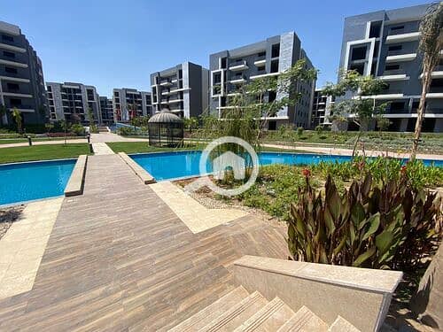 Apartment 120 m + private garden, excellent division, immediate receipt (lowest price), minutes from Mall of Egypt