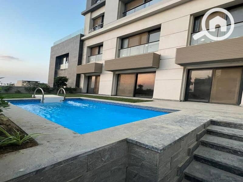 فيلا دوبلكس 247م متشطبه بالسعر القديم التجمع بجانب الجامعه duplex