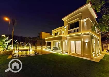 4 Bedroom Townhouse for Sale in New Cairo, Cairo - تمتع بالسكن الراقي تاون هاوس 240م للبيع جانب الجامعة الامريكية sadaa