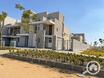 5 Bedroom Villa for Sale in New Capital City, Cairo - استلم فورا ب 5% فقط وتقسيط علي 10 سنين متشطب للسكن