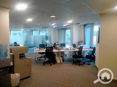 Office for Rent in New Cairo, Cairo - مكتب لايجار بالتجمع متشطب بالتكيفات موقع مميز