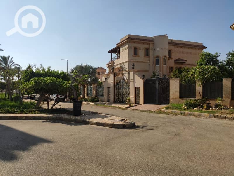 For Sale Villa Three-Floor, Fully Finished In The Nakheel Suburb Compound In Shorouk, 1000 Sqm Next To The British University