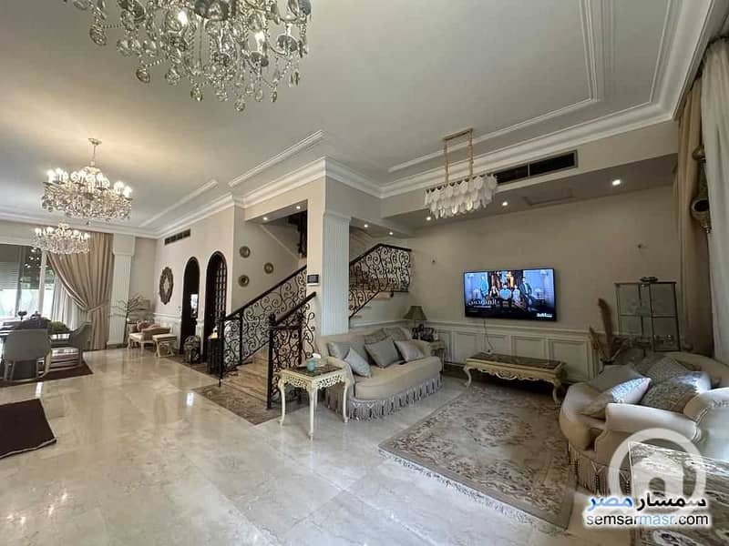 16 realestate_تاون-هاوس-فاخر-ب-إل-باتيو-5-الشروق-3-غرف-نوم-مساحة-220-متر-مربع-تصميم-حديث-حديقة-خاصة_52023112035175. jpg