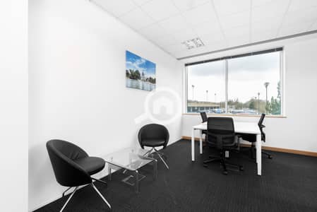 مکتب  للايجار في القاهرة الجديدة، القاهرة - Regus Arlington Square (298) Bracknell UK Office - Venture House. jpg