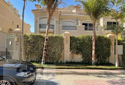 4 Bedroom Townhouse for Sale in Shorouk City, Cairo - Townhouse For Sale Ready To Move in La Vista Patio 5 in EL-Shrouk - تاون هاوس (كورنر) للبيع استلام فوري في الباتيو5  في قلب الشروق