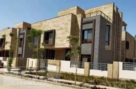 4 Bedroom Villa for Sale in New Cairo, Cairo - استاندالوان فيلا للبيع فى كمبوند تاج سيتى امام اكاديمية الشرطة التجمع الاول القاهرة الجديدة  Taj City Compound, First Settlement, New Cairo