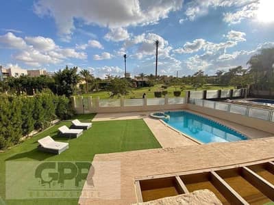 4 Bedroom Villa for Sale in New Cairo, Cairo - باحلى لوكيشن على دائرى المعادى فيلا استاندالوان فيو عالاندسكيب للبيع في ستون بارك التجمع الخامس Standalone Villa for sale in Stone Park New Cairo