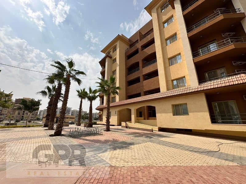 شقة على الممشى فيو البرج الايقونى جاهزة للسكن متشطبة فى كمبوند المقصد العاصمة الادارية For sale in Al Maqased City Edge  New Capital near to Madinty