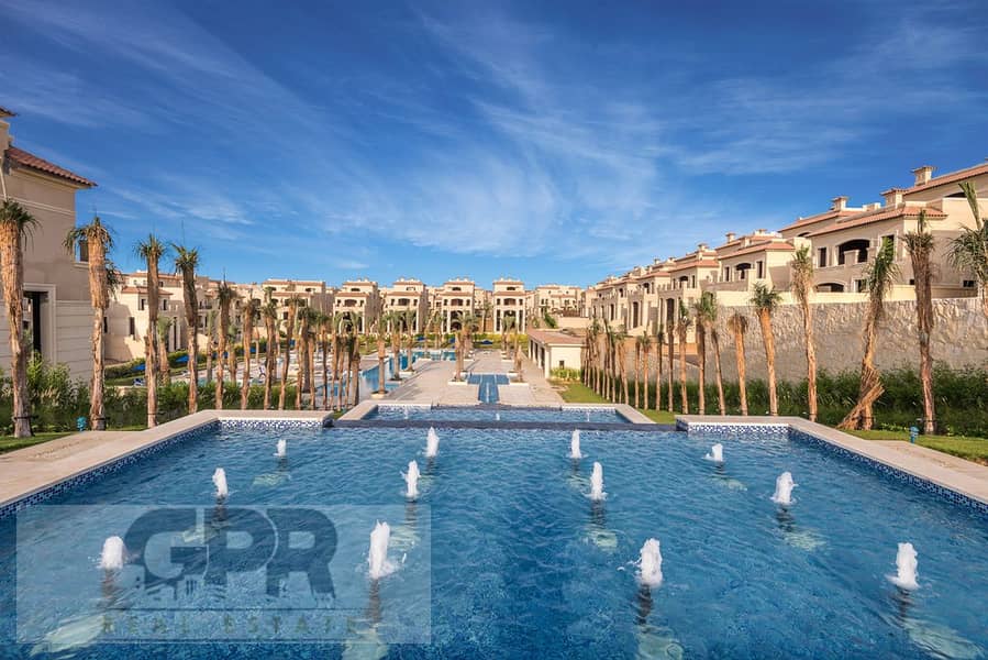 فيلا فى لوكيشن مميز بجوار الجامعة الامريكية للبيع في الباتيو Patio لافيستا La Vista التجمع الخامس Villa for sale in lavista Patio Fifth settlement