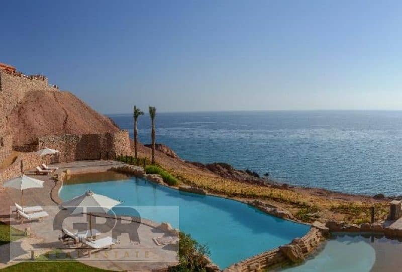 توين هاوس للبيع علي البحر مباشرا في تلال السخنه مشطب باكامل | Twin house for sale directly on the sea in Telal El Sokhna, fully finished