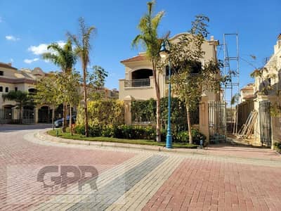 5 Bedroom Townhouse for Sale in Shorouk City, Cairo - Villa Ready to move for sale in La Vista El Patio Prime | فيلا استلام فوري للبيع فى لافيستا الباتيو برايم الشروق