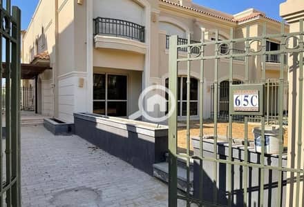 4 Bedroom Townhouse for Sale in Shorouk City, Cairo - فيلا للبيع استلام فوري 264م في الباتيو 5 لافيــــستا الشــــروق