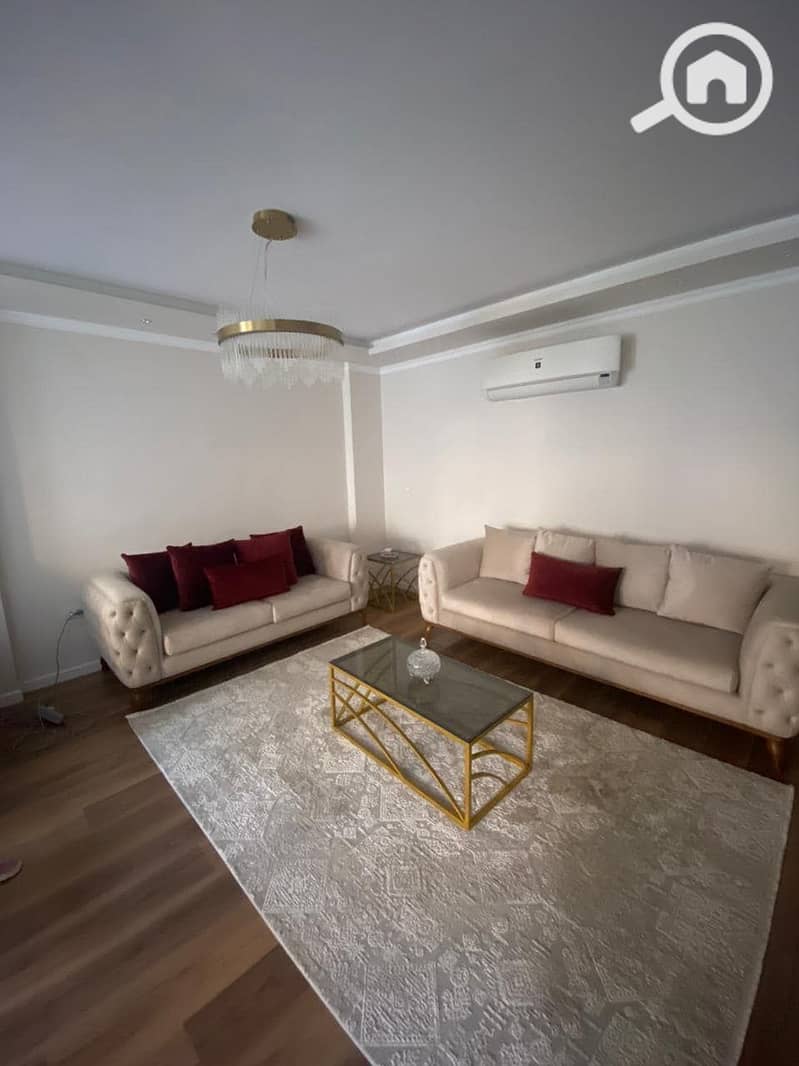 بنتهاوس للبيع استلام فوري في التجمع الخامس كمبوند ستون ريزيدنس Penthouse for Sale Ready to Move overlooking the pool in Stone Residence new cairo