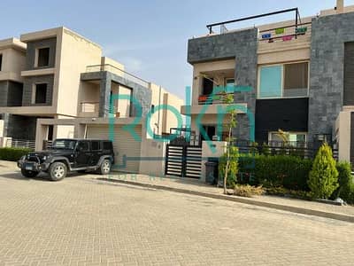 4 Bedroom Twin House for Sale in Sheikh Zayed, Giza - 9b3c8107-0363-4851-86fa-ff8daf49f6a3. jpg