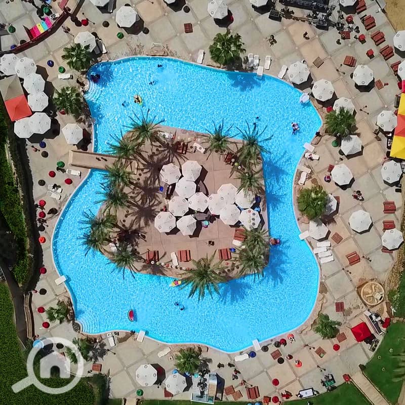 7 DJI_0013_Moment-close-pool. jpg