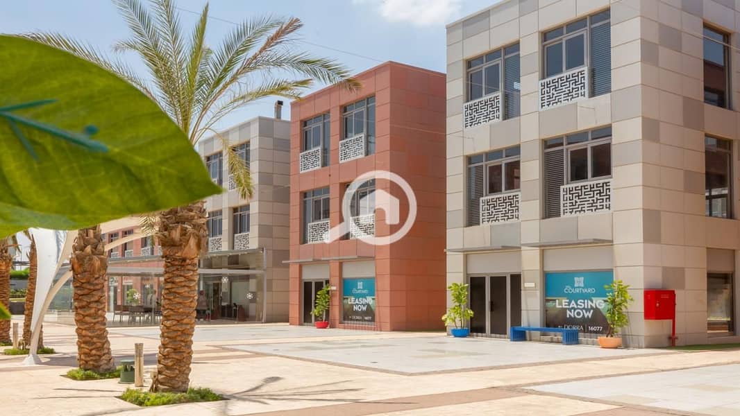 For sale, an office of 81m, fully finished, Courtyard Mall, Sheikh Zayed, immediate delivery