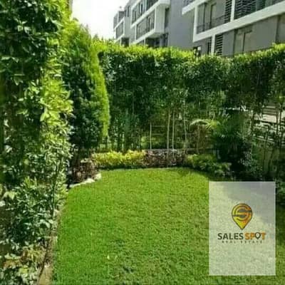 2 Bedroom Flat for Sale in New Cairo, Cairo - للبيع شقه 130م ارضى+جاردن 70م فيو مفتوح بموقع مميز فى كمبوند تاج سيتى Taj city قدام فندق كمبينيسكى التجمع الاول ومطار القاهره