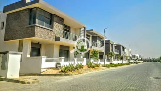 3 Bedroom Townhouse for Sale in New Cairo, Cairo - Compound-Taj-City-New-Cairo. jpg