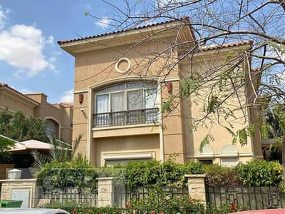 4 Bedroom Villa for Sale in New Cairo, Cairo - فيلا للبيع 620م في ستون بارك قطامية على دائري المعادى و كايرو فيستيفال